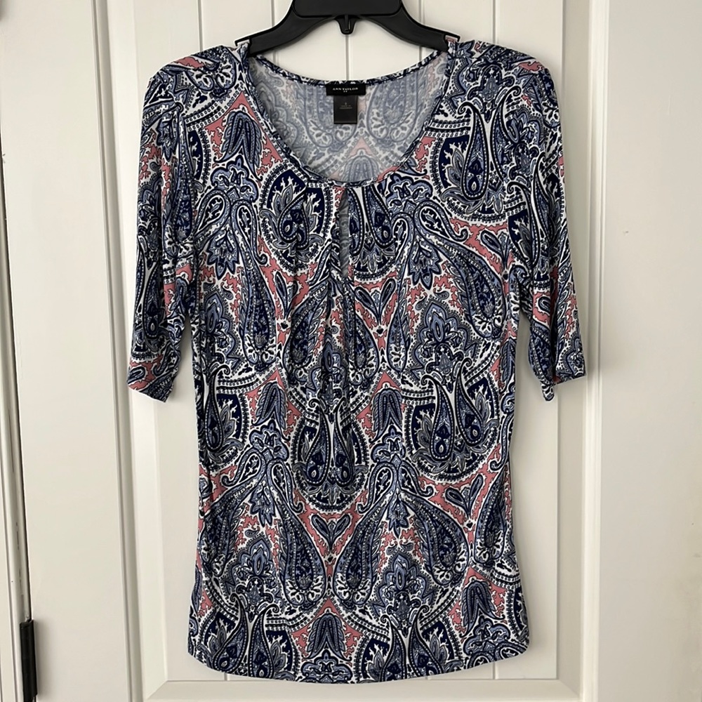 Ann Taylor blue and pink shirt sleeve shirt